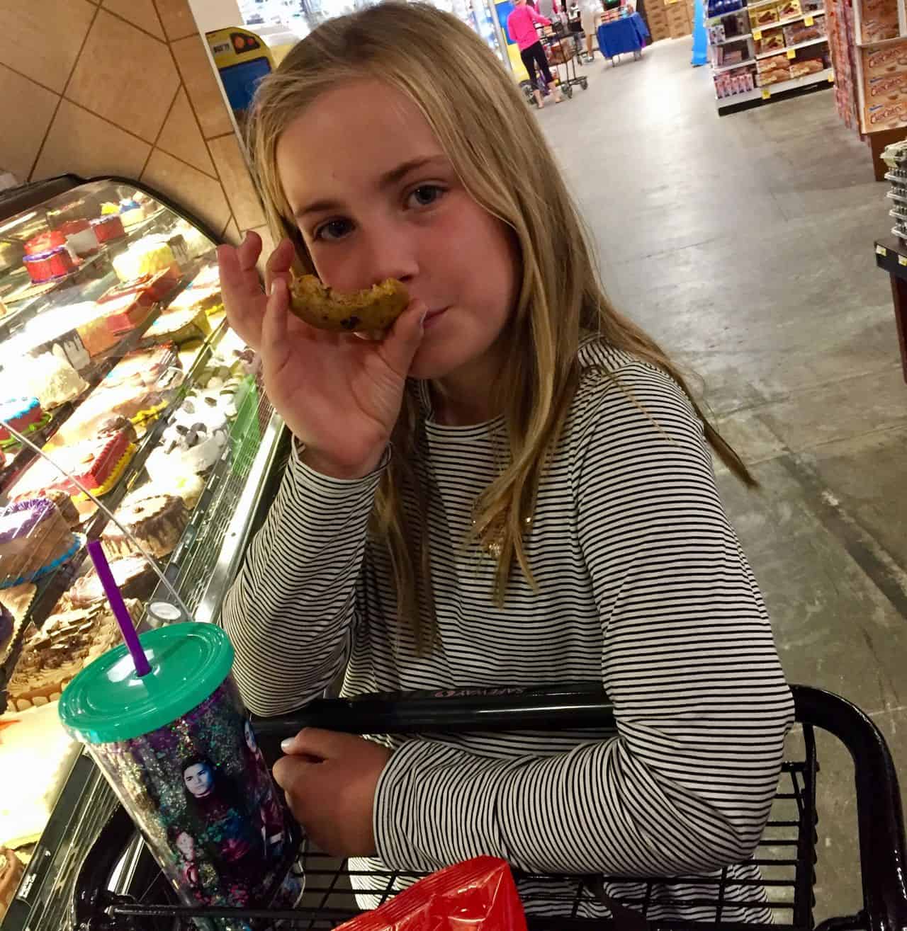 Free cookie - the key to having a grocery shopping helper.